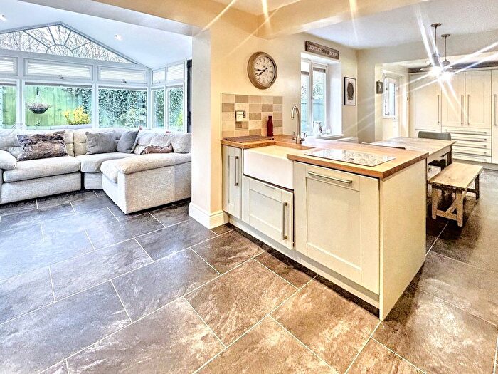 4 Bedroom Link Detached House For Sale In Oakley Close, Annitsford, Cramlington, NE23