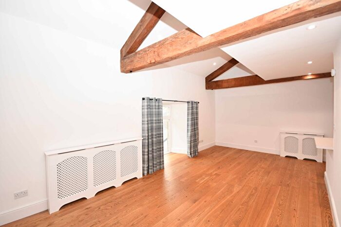 2 Bedroom Flat To Rent In Huntly Street, Inverness, IV3