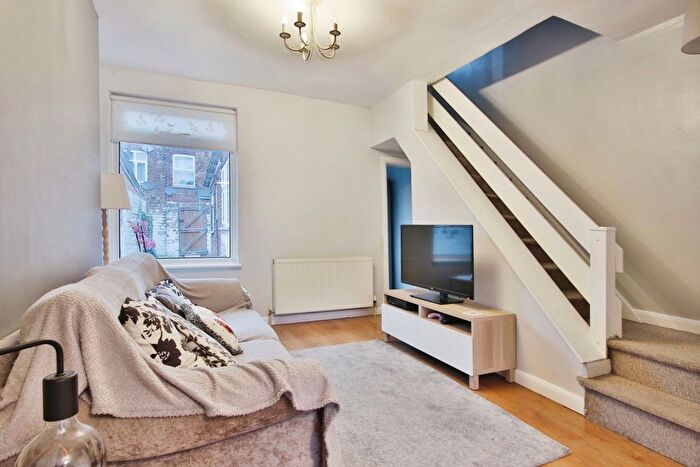 2 Bedroom End Of Terrace House For Sale In Thoresby Street, Hull, HU5