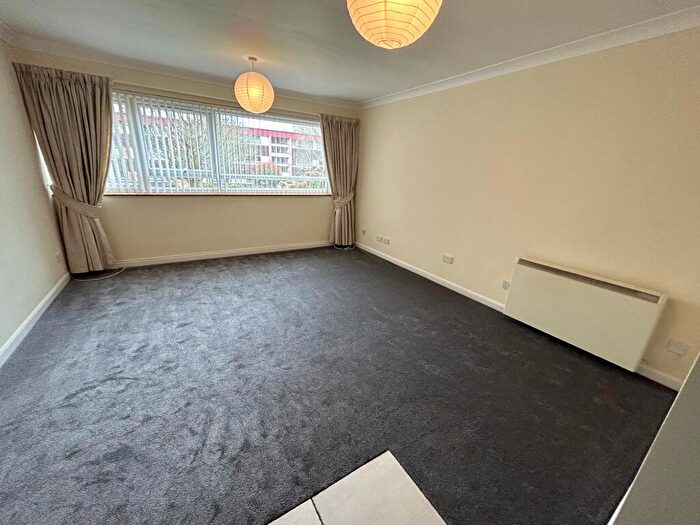 2 Bedroom Apartment To Rent In Elm Close, Mapperley Park, Nottingham, NG3