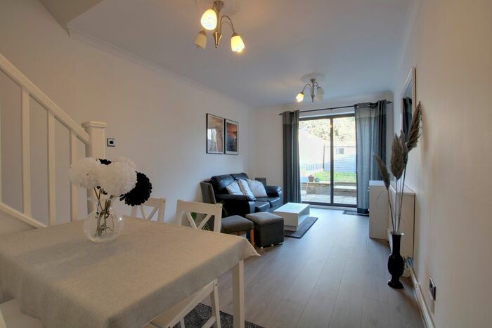 1 Bedroom Terraced House To Rent In York Rise, Orpington, BR6