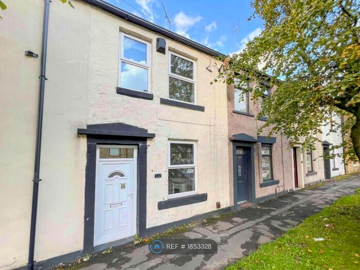 3 Bedroom Terraced House To Rent In New Line, Bacup, OL13