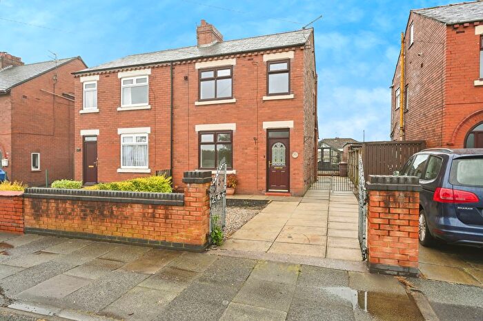 3 Bedroom Semi-Detached House For Sale In Vista Road, Haydock, WA11