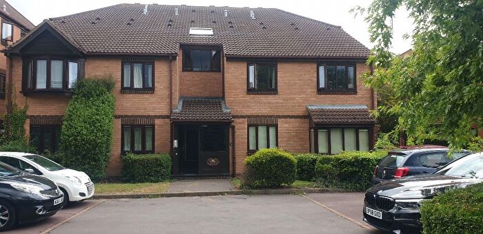 2 Bedroom Flat To Rent In Marwell Close, Gidea Park, Romford, RM1