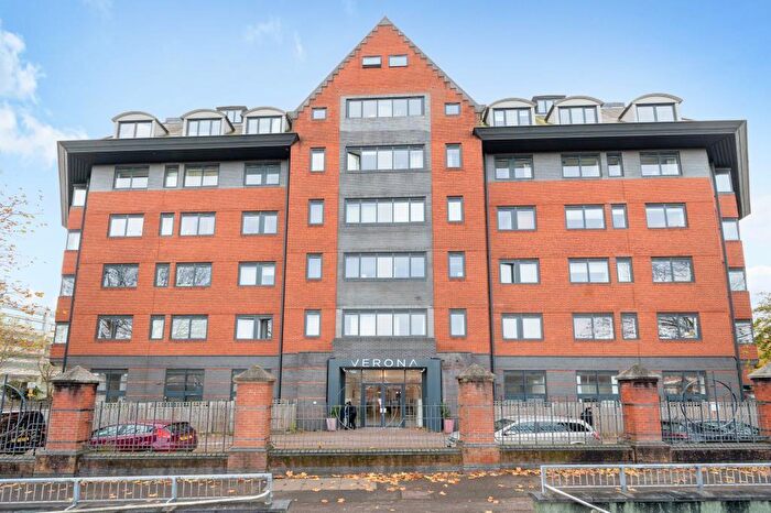 1 Bedroom Flat For Sale In Slough, Berkshire, SL1