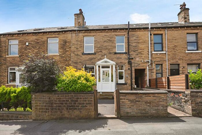 2 Bedroom Terraced House For Sale In Tanfield Road, Birkby, Huddersfield, HD1