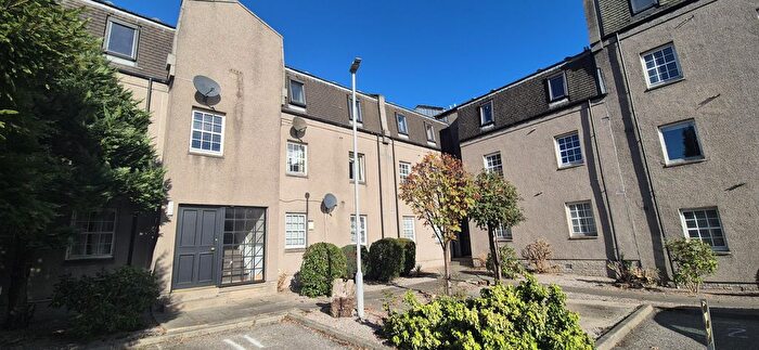 2 Bedroom Flat To Rent In Albany Court, Gordon Street, Aberdeen, AB11