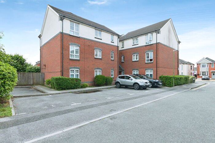 2 Bedroom Flat For Sale In Wessex Gate, Bournemouth, BH8