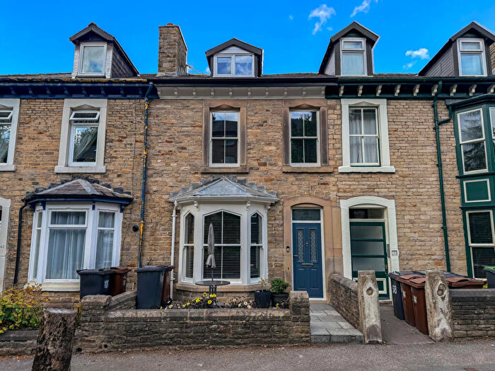 3 Bedroom Terraced House For Sale In West Road, Buxton, SK17