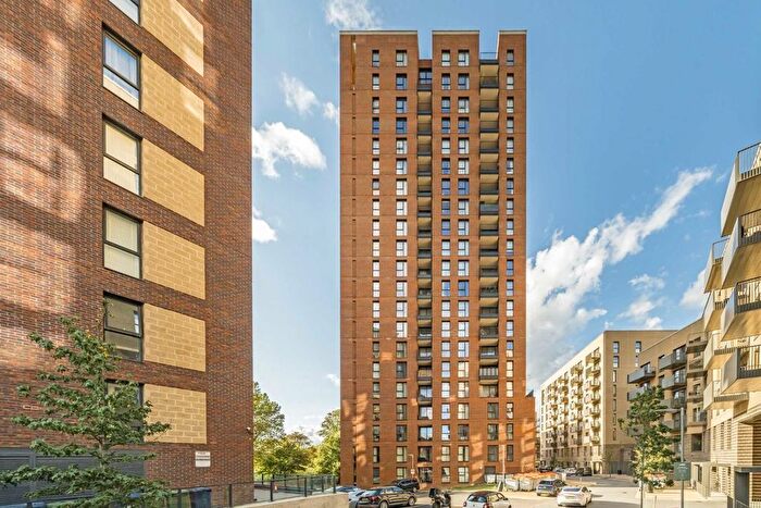 2 Bedroom Flat To Rent In Shearwater Drive, London, NW9