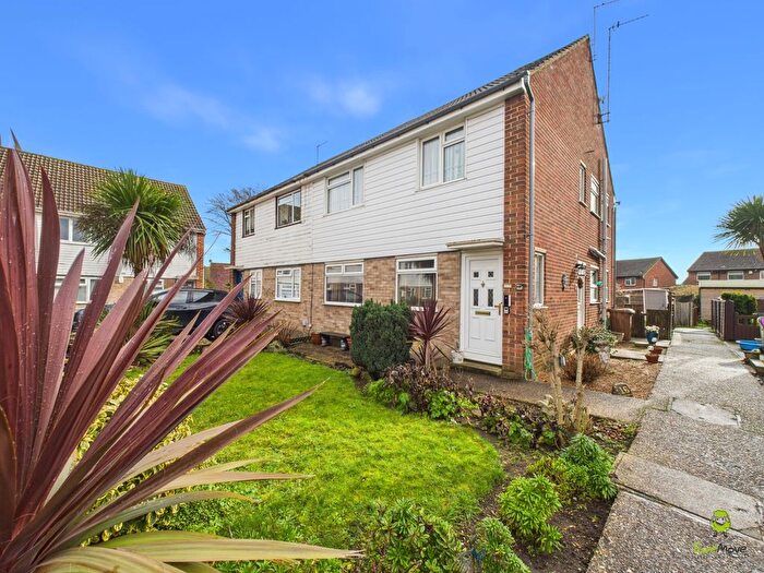 2 Bedroom Maisonette For Sale In Tyeshurst Close, London, SE2