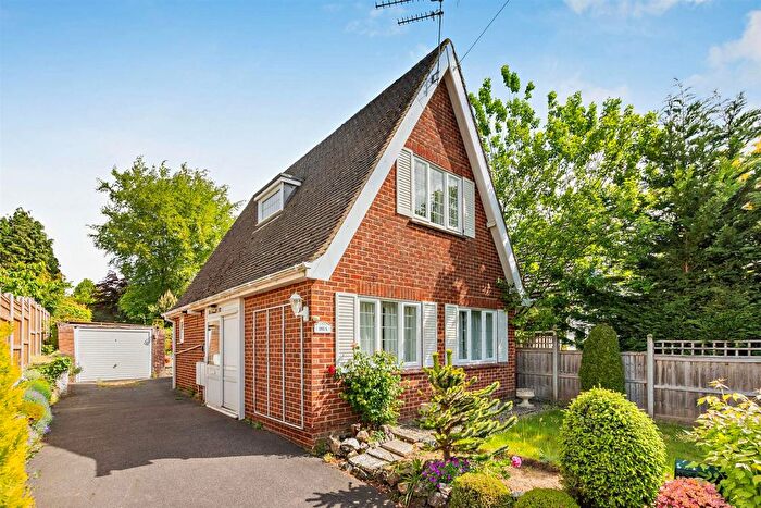 2 Bedroom Detached House For Sale In Ashford Road, Bearsted, Maidstone, ME14