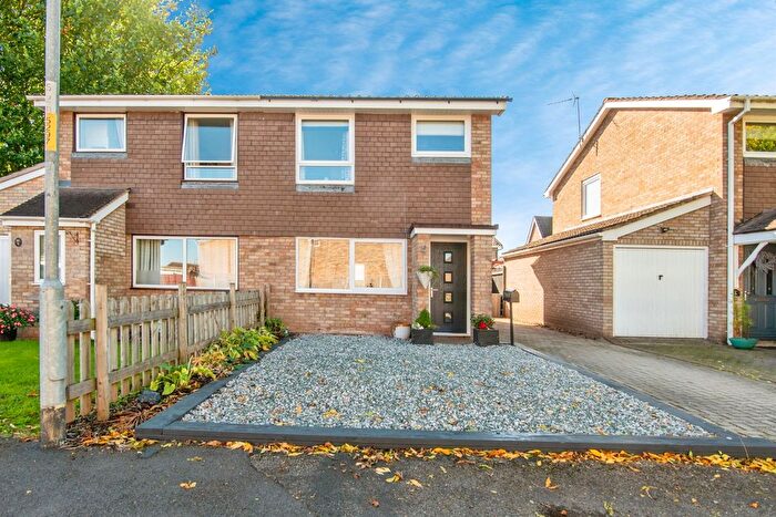 3 Bedroom Semi-Detached House For Sale In Stephens Close, Hereford, HR4