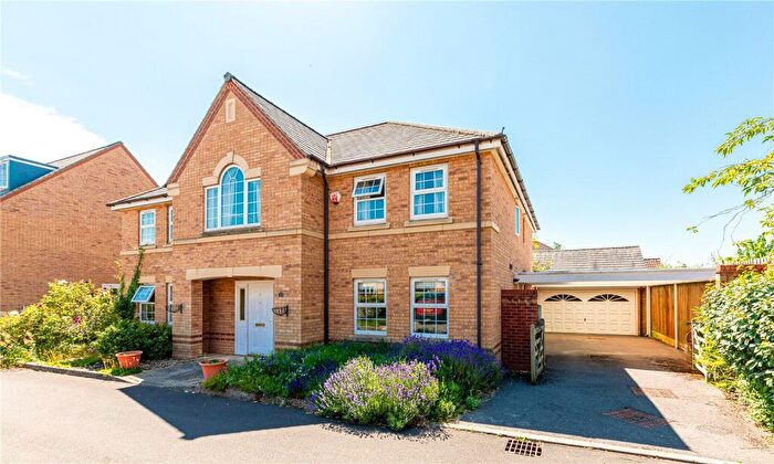 5 Bedroom Detached House For Sale In Woodford Close, Devizes, Wiltshire, SN10