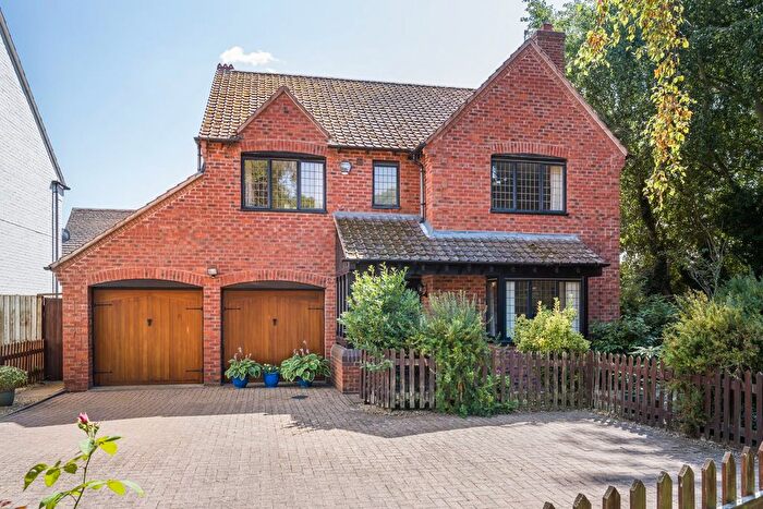 4 Bedroom Detached House For Sale In Stoke Park Close, Bishops Cleeve, Cheltenham, GL52