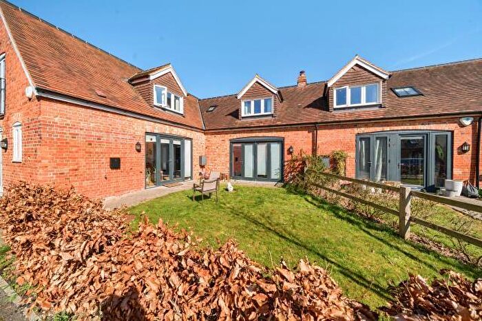 5 Bedroom Barn Conversion For Sale In Reading, Berkshire, RG7
