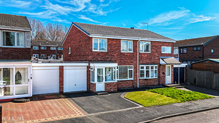 3 Bedroom Semi Detached House For Sale In Swallow Avenue, Birmingham, West Midlands, B36