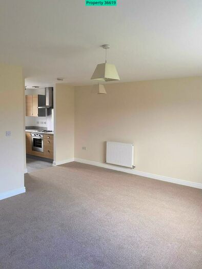 2 Bedroom Flat To Rent In Swaledale Road, Warminster, BA12