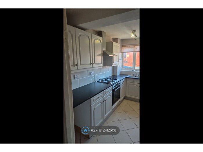 2 Bedroom Maisonette To Rent In Liskeard Road, Walsall, WS5