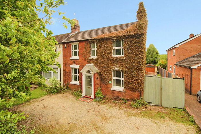 3 Bedroom Semi-Detached House For Sale In Bewdley Road North, Stourport-on-severn, DY13