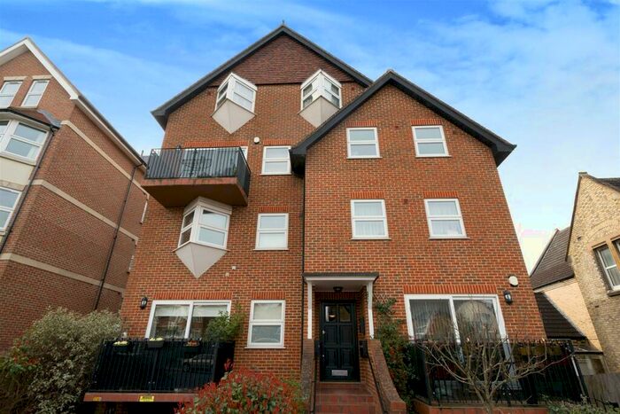 2 Bedroom Apartment To Rent In Bromley Road, Beckenham, BR3