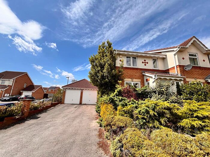 3 Bedroom Semi-Detached House To Rent In Moonshine Way, Sheffield, S5