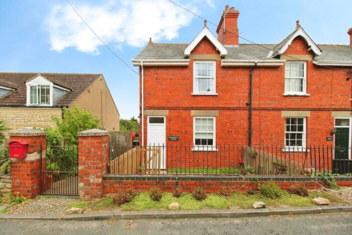 2 Bedroom End Of Terrace House For Sale In Gamekeepers Cottage, Boothby Graffoe, LN5