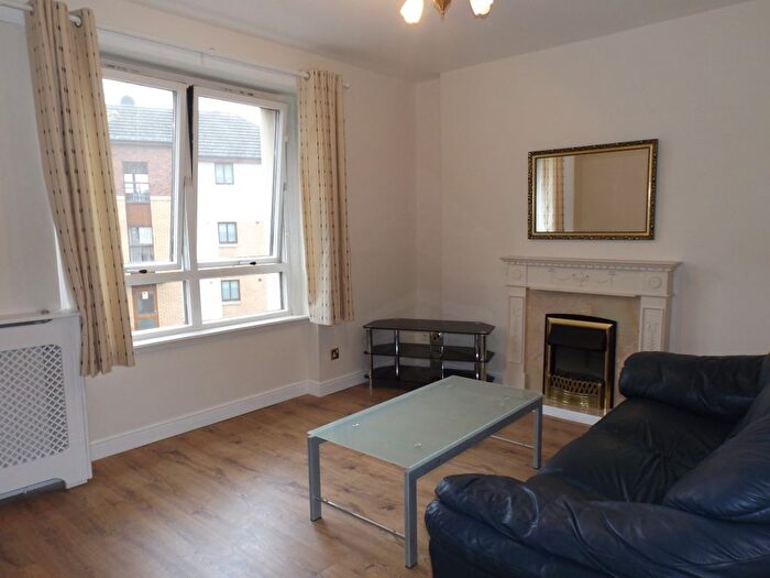 2 Bedroom Flat To Rent In Shawpark Street, Glasgow, G20