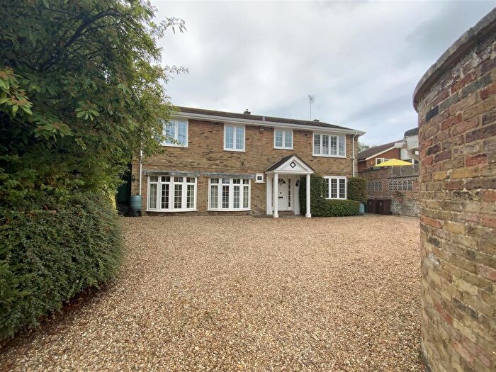 5 Bedroom Detached House For Sale In Stock Lane, Whaddon, Milton Keynes, MK17