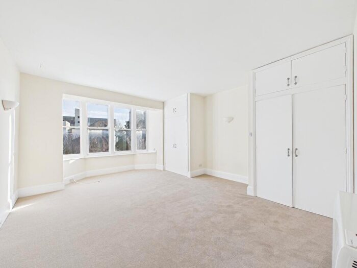 1 Bedroom Flat To Rent In High Street, Southampton, SO14