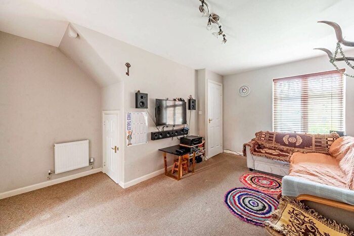 2 Bedroom Flat For Sale In Magnolia Garden, Edgware, HA8