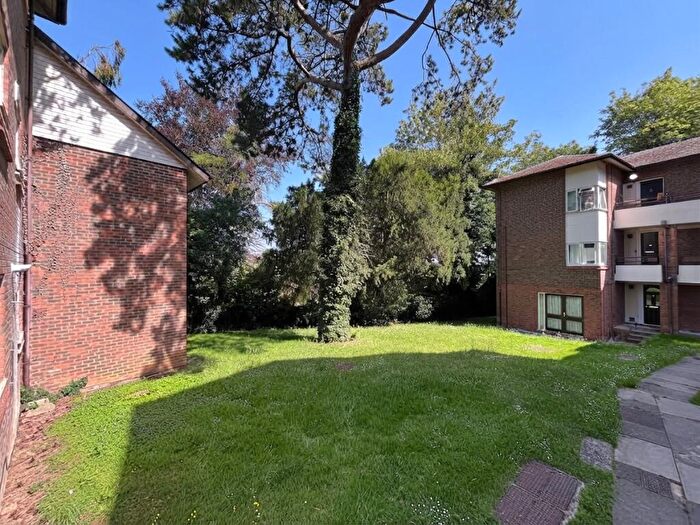 1 Bedroom Flat For Sale In Truncalls, Sutherland Place, Luton, Bedfordshire, LU1
