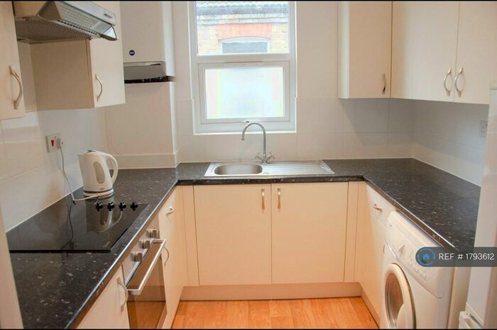 2 Bedroom Flat To Rent In Clementina Road, London, E10