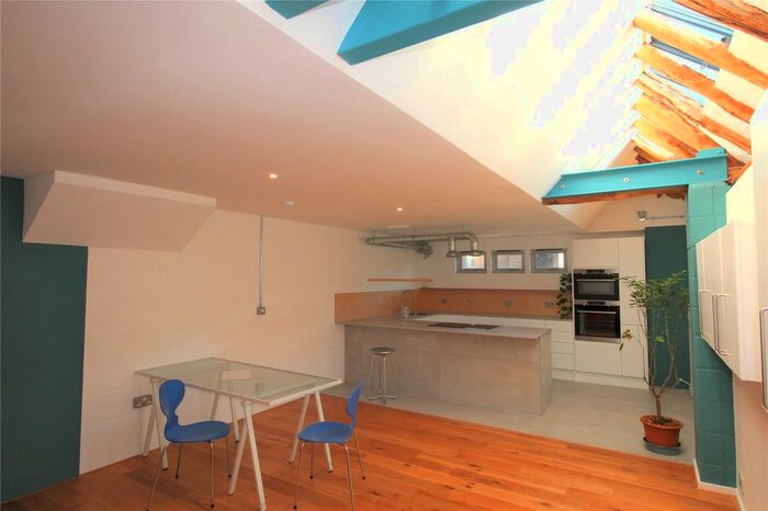 2 Bedroom Town House To Rent In South Park, Sevenoaks, Kent, TN13