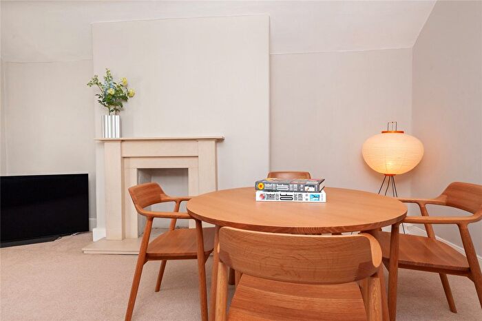 1 Bedroom Flat For Sale In Ridgway, Wimbledon Village, London, SW19