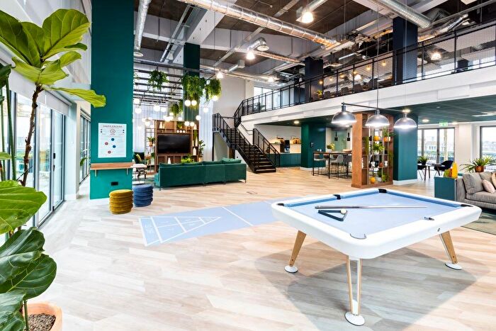 1 Bedroom Flat To Rent In Thames Quarter, Reading, RG1