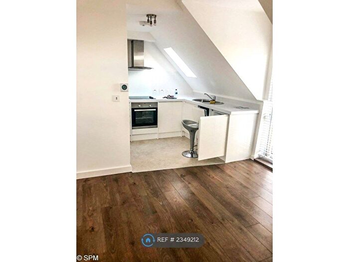 Studio To Rent In Dyke Road, Brighton, BN1