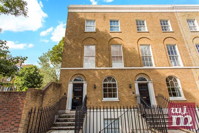 3 Bedroom Maisonette To Rent In Tredegar Square, Mile End, E3