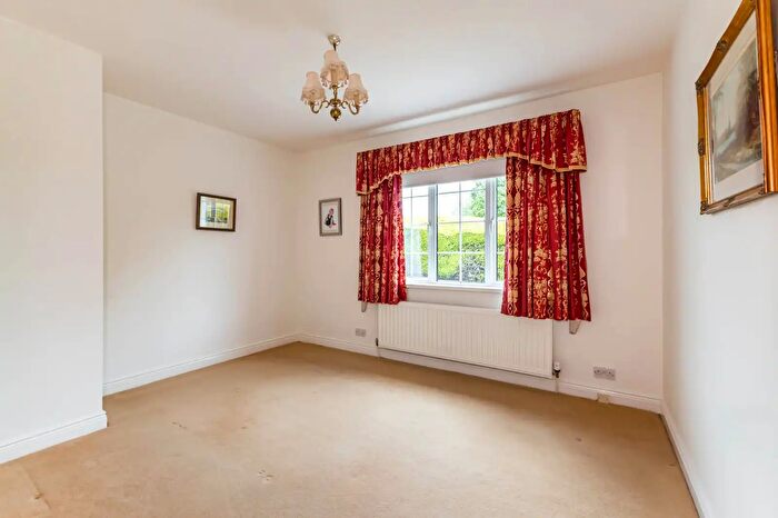 4 Bedroom Detached House For Sale In Ballycoan Road, Belfast, BT8