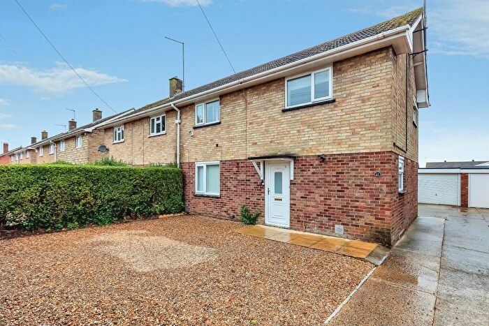 4 Bedroom Semi Detached House For Sale In Feldale Place, Whittlesey, Peterborough, PE7