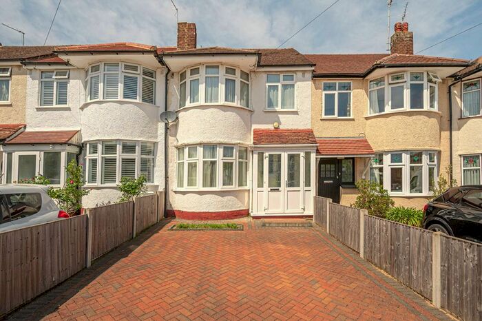 3 Bedroom Property To Rent In Burlington Rise, East Barnet, Barnet, EN4