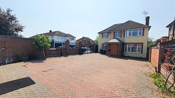 5 Bedroom Detached House To Rent In Harrowden Road, Bedford, MK42