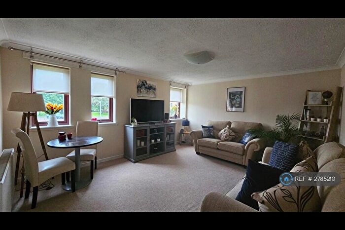 2 Bedroom Flat To Rent In Windmill Court, Motherwell, ML1