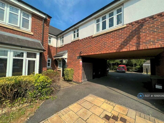 2 Bedroom Flat To Rent In Cardinal Close, Birmingham, B17