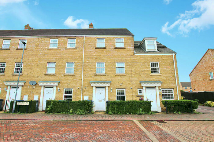 4 Bedroom Town House To Rent In Robertson Way, Sapley, PE28