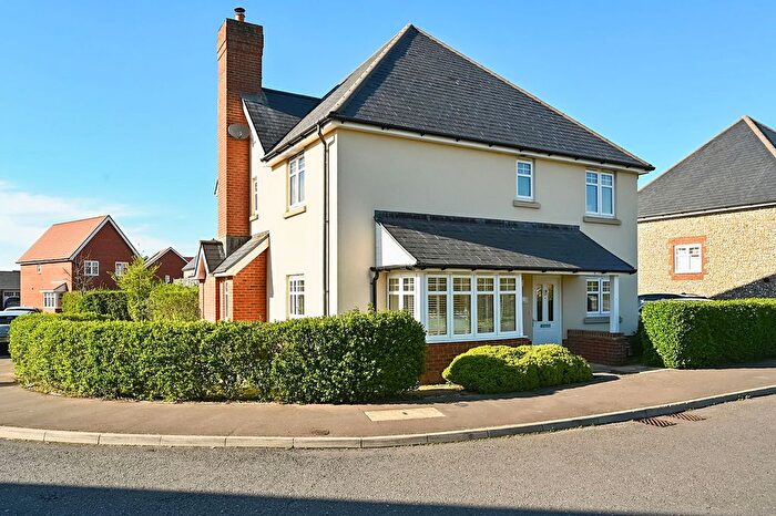 4 Bedroom Detached House For Sale In Robin Way, Hellingly, BN27