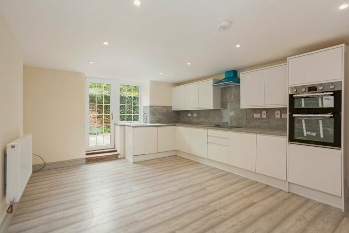 2 Bedroom Flat To Rent In Horton Hill, Horton, Bristol, BS37