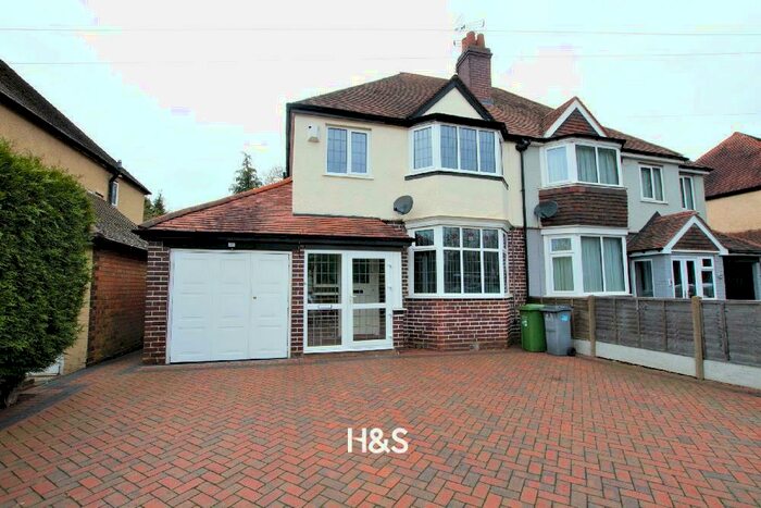 3 Bedroom Semi-Detached House To Rent In Stratford Road, B90