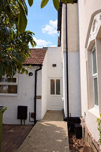 3 Bedroom End Terrace House For Sale In Burrage Road, Woolwich, SE18