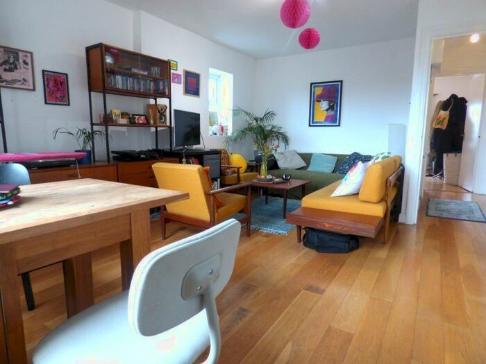 2 Bedroom Flat To Rent In Linden Grove, SE15